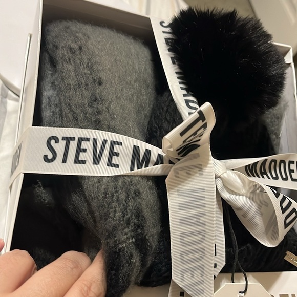 Steve Madden Women's Hat & Scarf Set Black/Gray, One Size, NWT - Picture 8 of 8